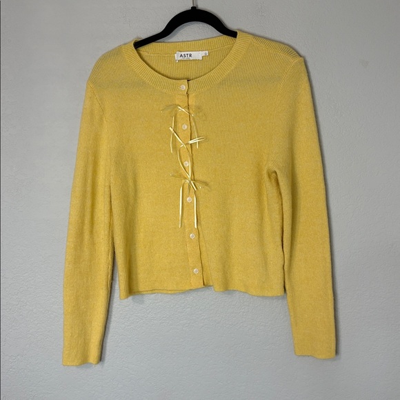 ASTR Nordstrom Bow Yellow Cardigan Sweater Yellow L - Picture 2 of 6